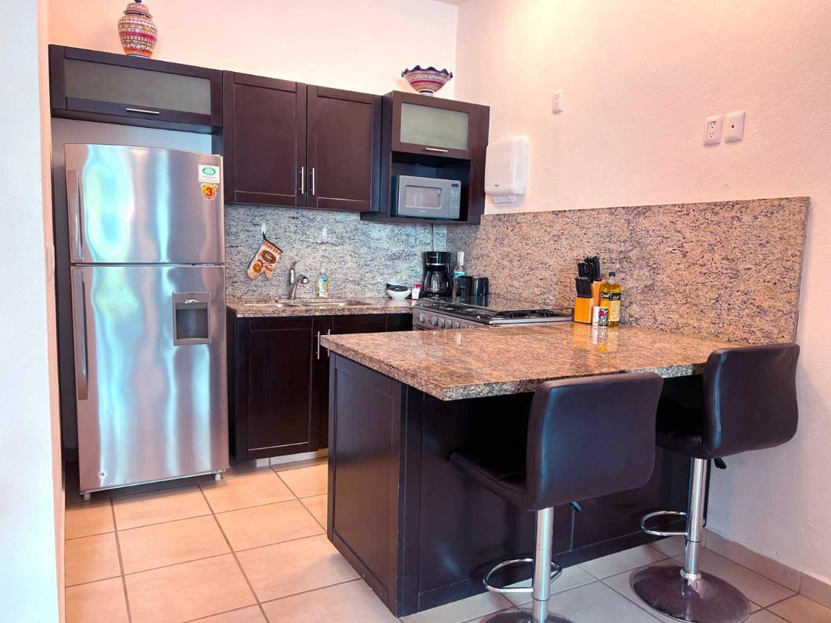 Cardenas Suites Puerto Vallarta Exteriör bild