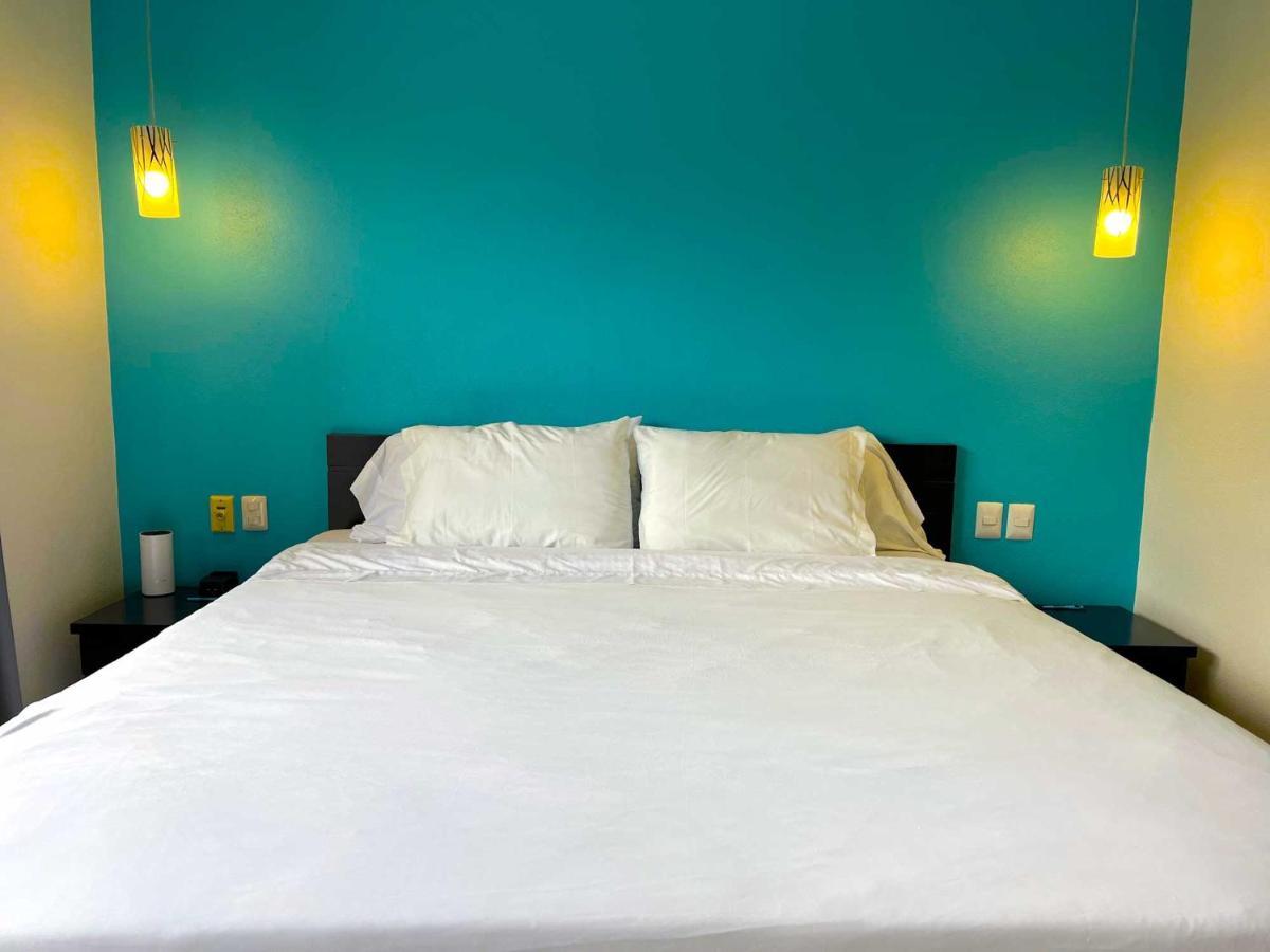Cardenas Suites Puerto Vallarta Exteriör bild